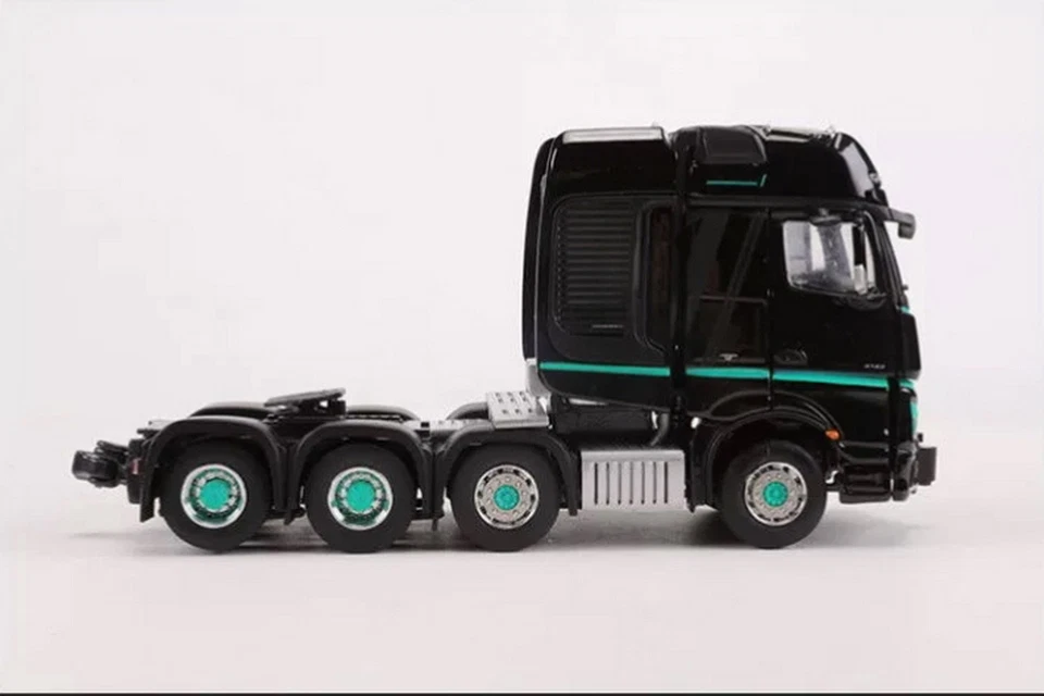 1/50 Mercedes-Benz Actros SLT GigaSpace 8x4 Black Diecast model Toy NIB - Image 3 of 4
