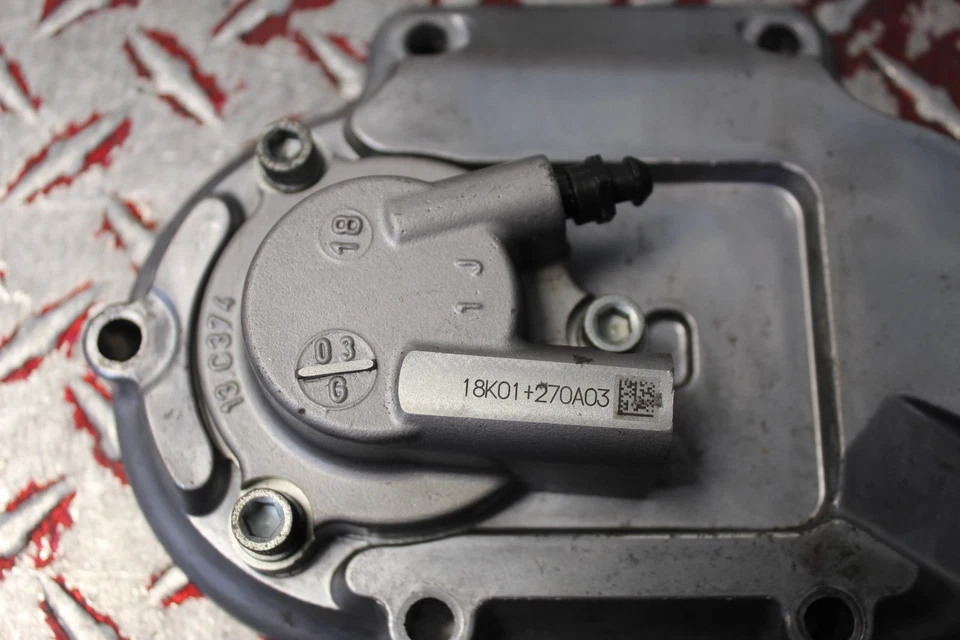 2019 HARLEY ELECTRA GLIDE 6 SPEED SLAVE CYLINDER & SUPPORT BRACKET BOLTS EG135 - Image 4 of 4