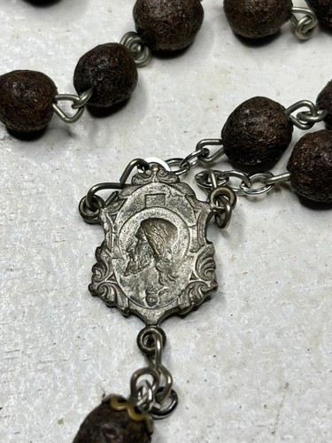 Vintage Rosary Crushed Rose Petals 1/4" Beads 22" Length EBONY Cross Religious - Picture 6 of 7