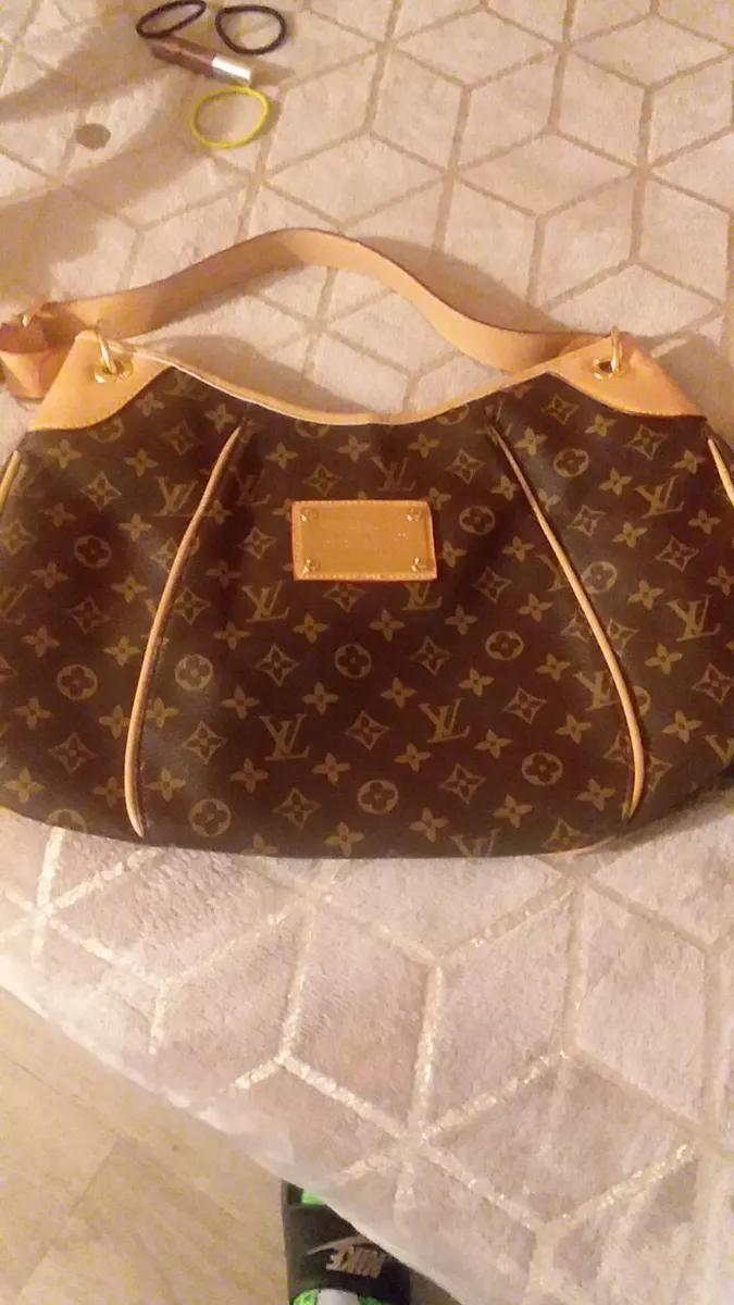 Lot 175 - Louis Vuitton Inventeur Beige Monogram