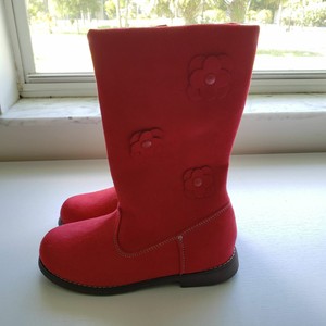 bota vermelha de camurça