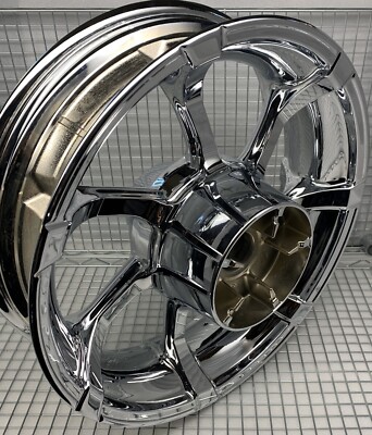Harley AGITATOR OEM CVO FLHX 18x5 Rear 2009-19 CHROME Wheel