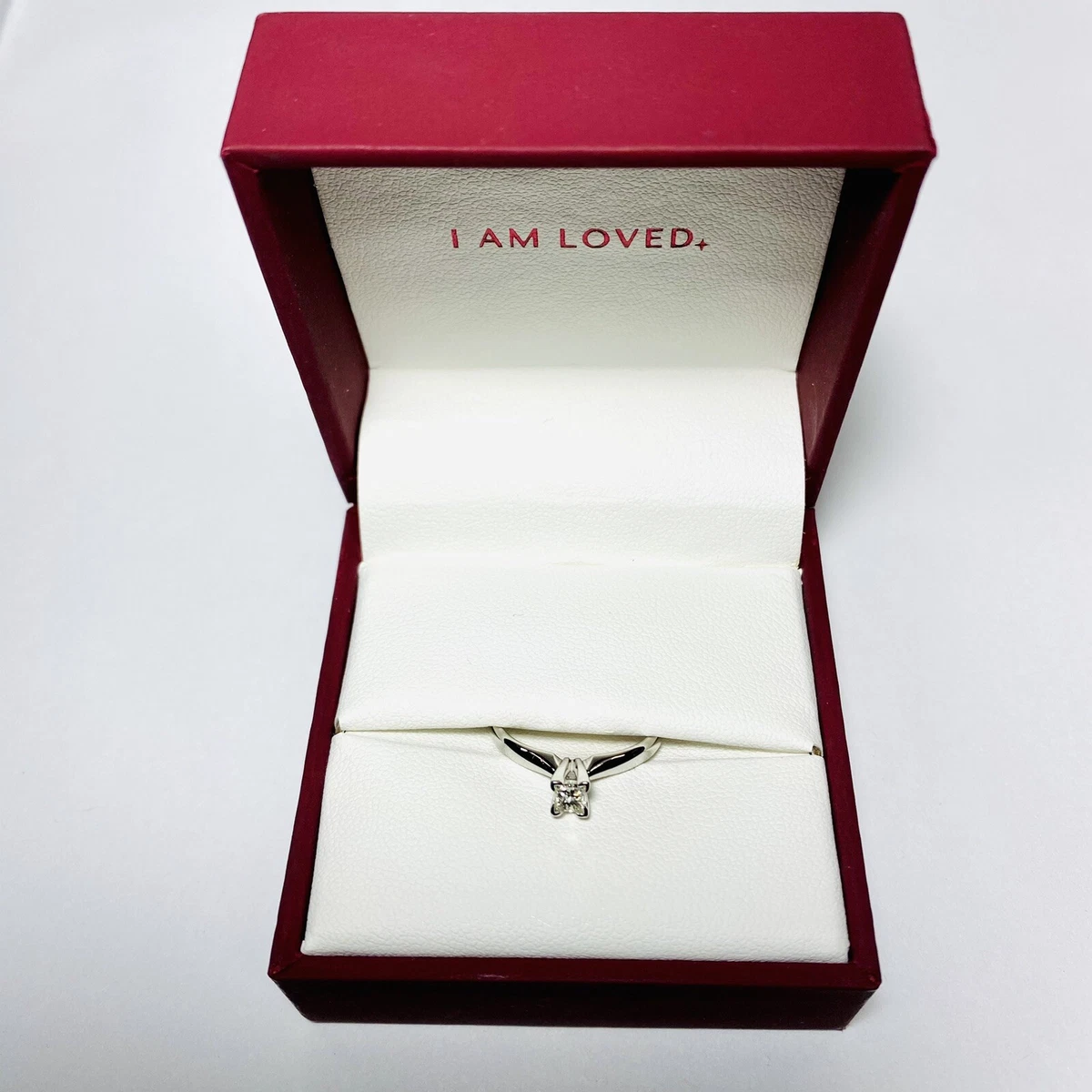 Helzberg 14K White Gold 0.25ct Princess Cut Diamond Size 7 Engagement Ring 2.4g