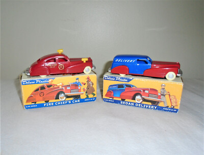 Deluxe Plastic Dimestore Dreams Collection Lot of 2 Retro Streamlined Cars