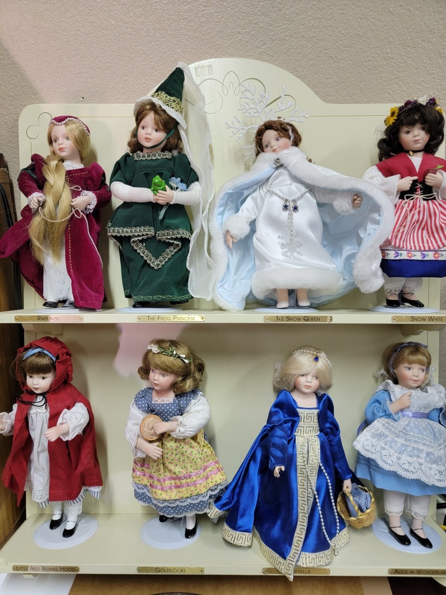 Danbury Mint Storybook Set Of 8 Princess Dolls And Shelf J Stands