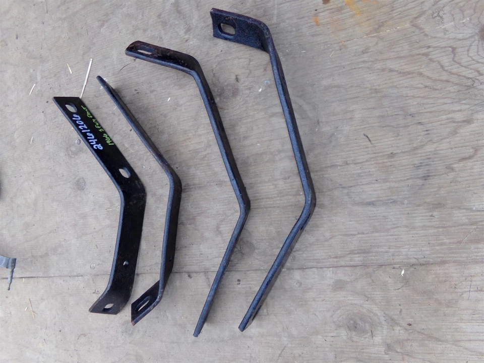 Soportes de parachoques delanteros Plymouth Sport Fury 1966 OEM 1965 Fury Foto 2 de 2