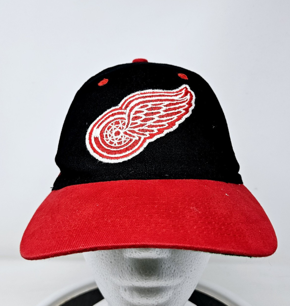 Vintage Detroit Red Wings 90s Embroidered Snapback Hat NHL Logo