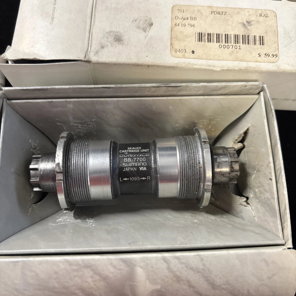Shimano Dura-Ace BB-7700 Bottom Bracket BSA (English) 109.5mm, used w/box!! - Image 3 of 4