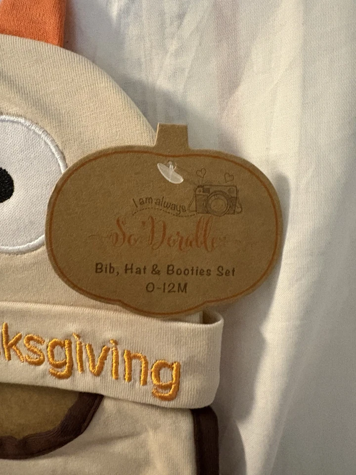 Nuevo con etiquetas Sombrero, Babero y Botines Baby’s First Thanksgiving SKU HWB3 Foto 2 de 4