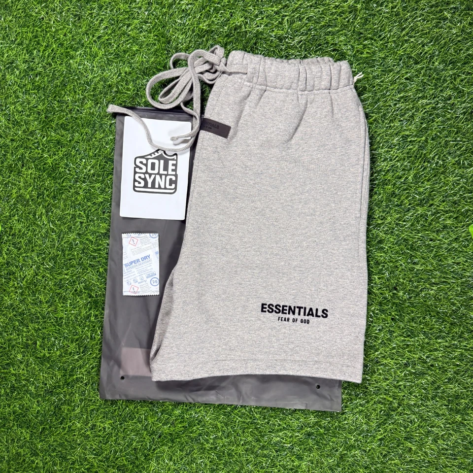 Pantalones cortos Fear of God Essentials SS22 de gran tamaño gris avena oscuro niebla (XS-XL) Foto 3 de 4