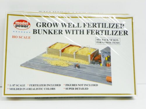 MODEL POWER HO U/A"GROW WELL FERTILIZER BUNKER WITH FERTILIZER"PLASTIC MODEL KIT - Picture 1 of 2