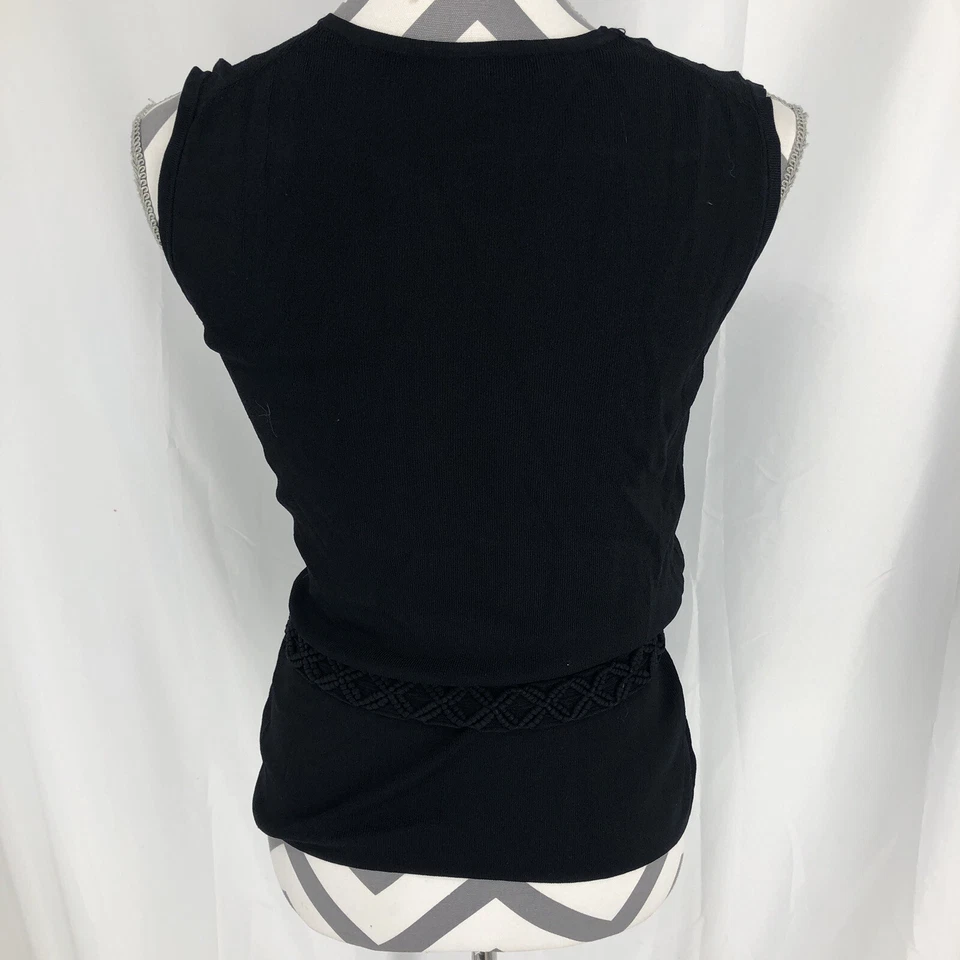 Blusa Willi Smith preta sem mangas gola V envoltório falso com cinto média - Imagem 3 de 4