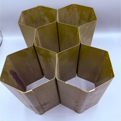 Vintage Industrial Olive Green Honeycomb Metal Wine Holder 6 Bottle Rack Storage - Zdjęcie 9 z 10