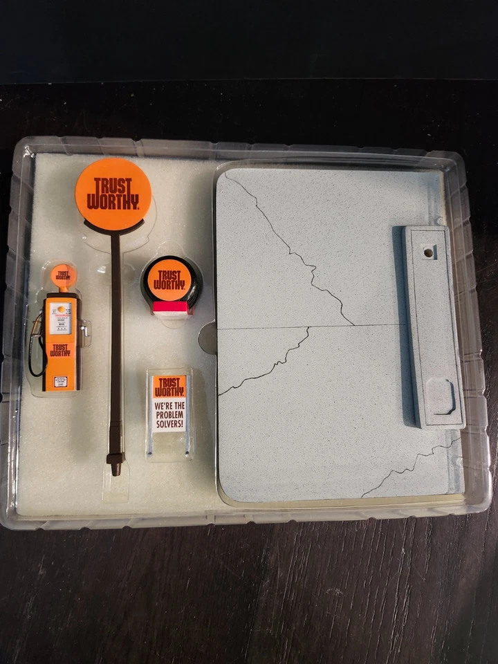 Vehicle Display 1:25 CROWN PREMIUMS Model Kit NEW MIB - Image 2 of 2