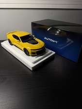 AUTOart CHEVROLET CAMARO ZL1 BRIGHT YELLOW 1/18 MODEL CAR 71205