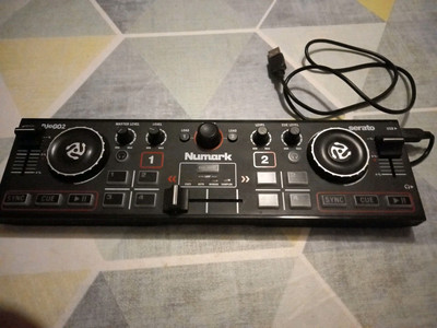 Numark DJ2GO2