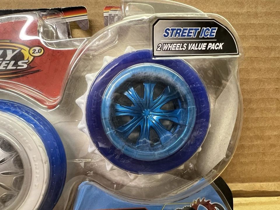 Road Champs Fly Wheels 2.0 STREET ICE Paquete de 2 Ruedas AZUL BLANCO Nuevo Foto 4 de 4