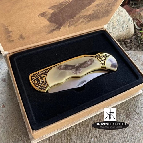 7.5" Personalized Knife, WILD LIFE COLLECTION Knife w/ Wooden Collection Box - Picture 4 of 5