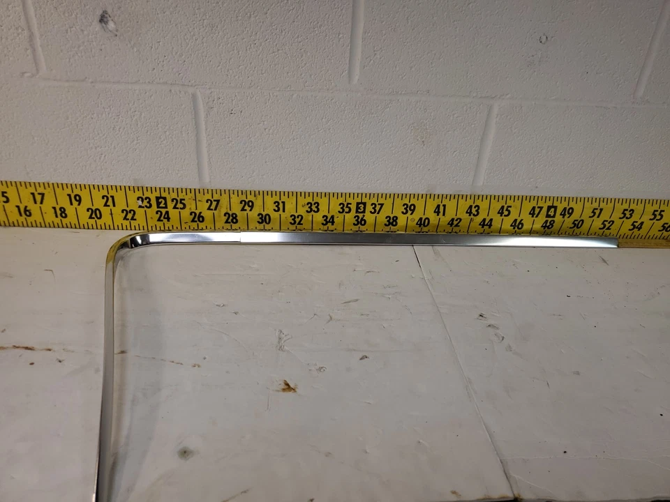 Oldsmobile Cutlass Cruiser 1982-86 LH moldura de ventana 1/4 20343265 (FB5) Foto 3 de 4