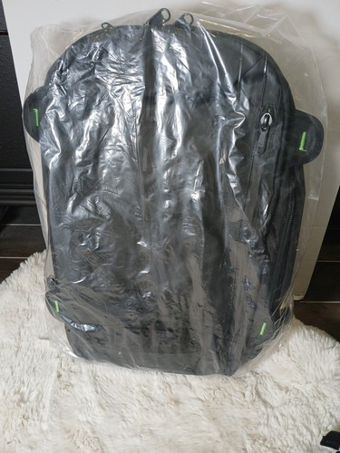Razer Rogue 17.3" Backpack V2 - Tear Proof and Water Resistant Exterior - 第 3/8 張圖片