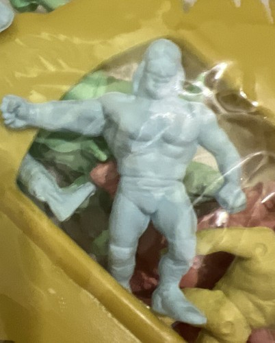Vintage 1990's Knock Off Hasbro Wrestler Action Figure & Ring Hulk Macho man - Afbeelding 4 van 4