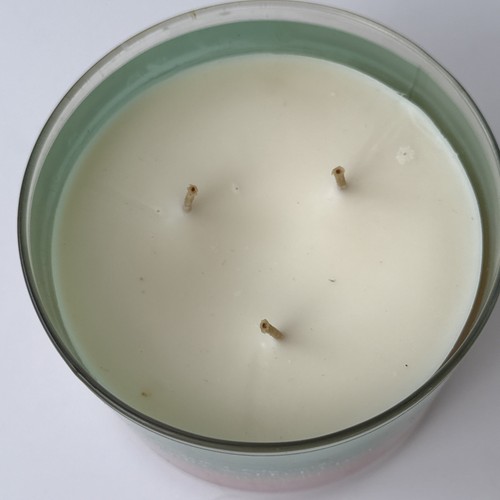 Bath & Body Works Berry Waffle Cone 3-Wick Candle NEW - Picture 3 of 7