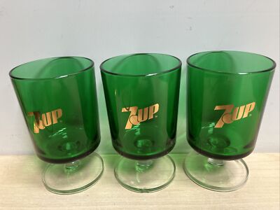 Vintage 3er Set Trinkgläser grün mit Stiel 7 up