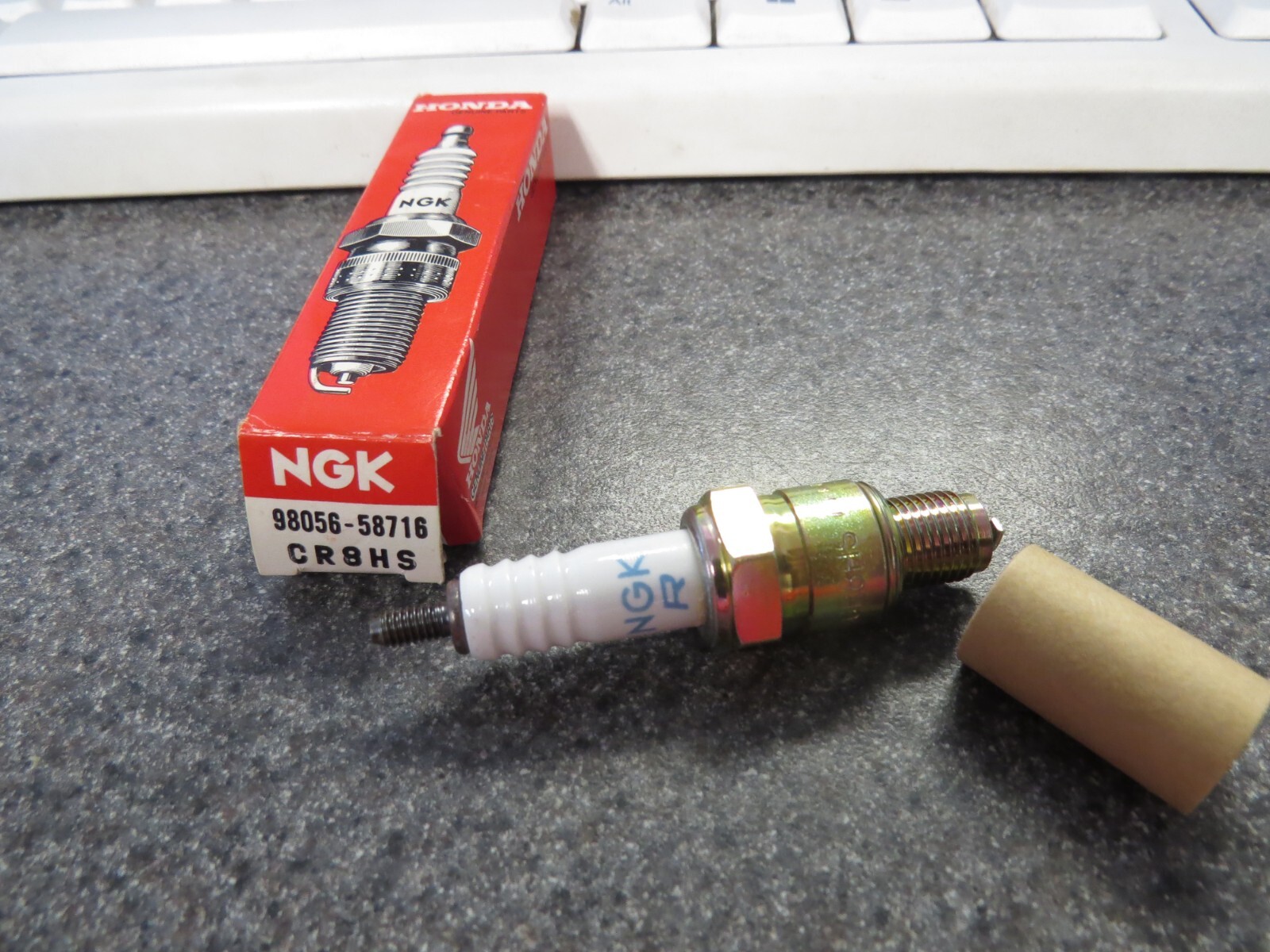 NOS Honda OEM Spark Plug C50 CB125 CM125 ST70 XL100 XR100 CR8HS 95056-58716