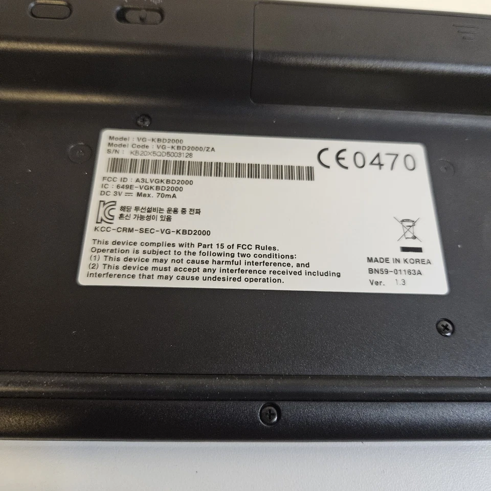 Samsung VG-KBD2000 Wireless Bluetooth Keyboard For Smart TV With Touch Pad - Image 3 of 4