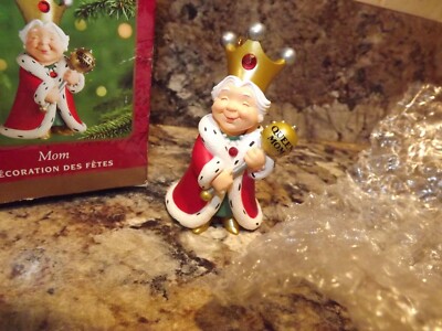 2000 Hallmark Keepsake Christmas Tree Ornament Queen Mom Handcrafted QX8064