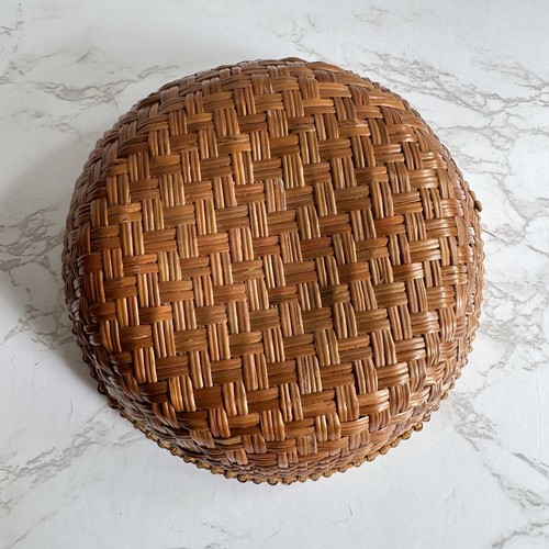 VTG Round Woven Lidded Wicker Basket Bamboo Boho Decor Cottage Sewing Storage - Picture 10 of 12