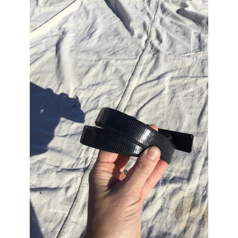 Cinturón de piel de serpiente vintage Calvin Klein para mujer negro S pequeño EE. UU. 80 años 90 serpiente gótico Foto 2 de 4