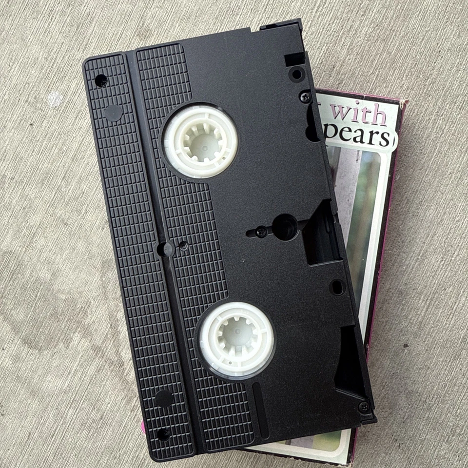 Time Out With Britney Spears (VHS, 1999) Autobiography Of Britney Spears' Life Foto 4 de 4