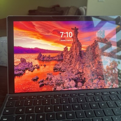 Microsoft #1886 Windows Surface Pro 7 Touchscreen 12.3” Intel Core