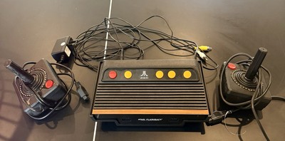 Atari Flashback Game Console with 2 joysticks and power supply complete