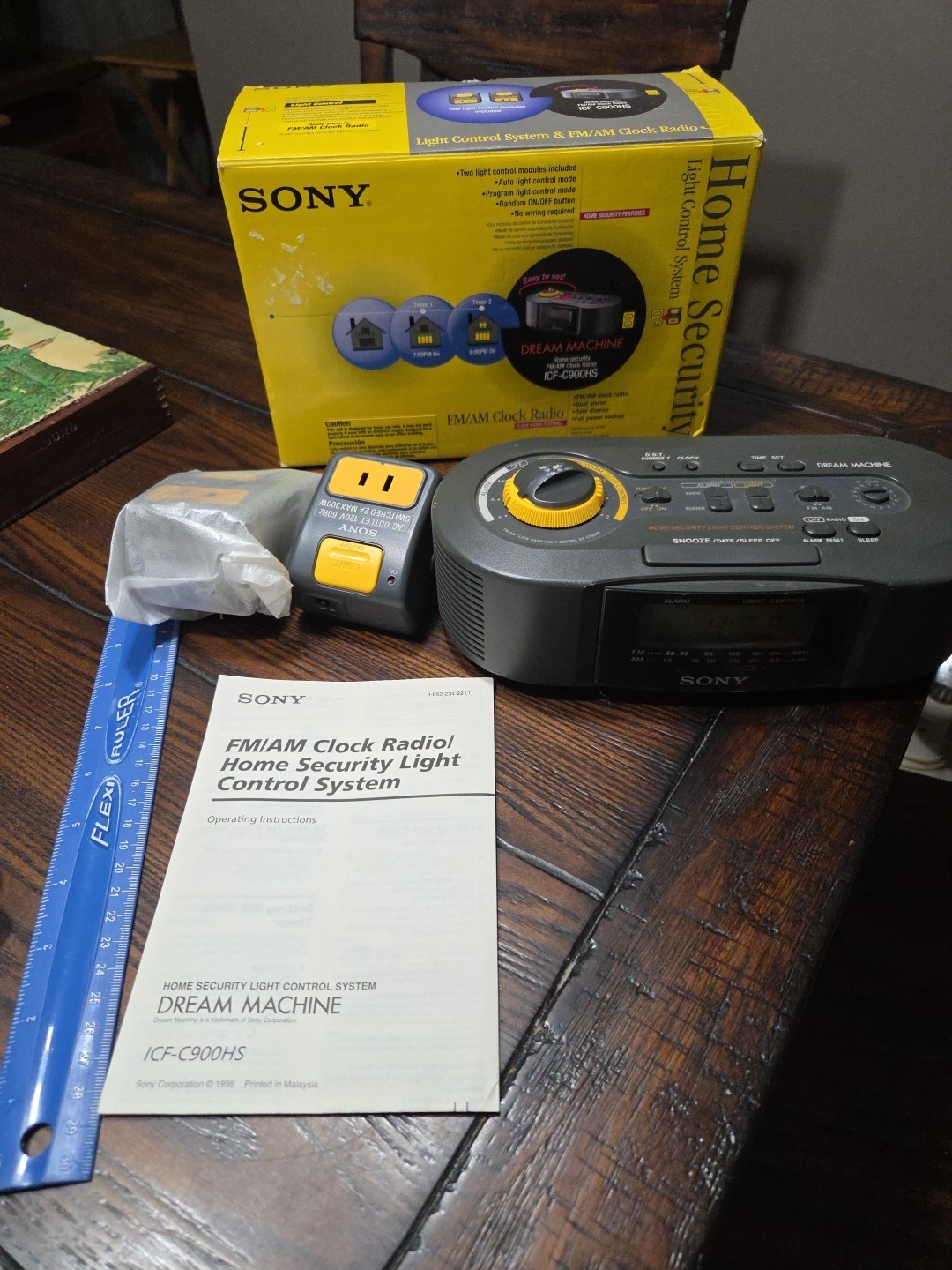 VkntageSony Home Security ICF-C900HS AM/FM Clock Radio with Auto 2 Light Remotes