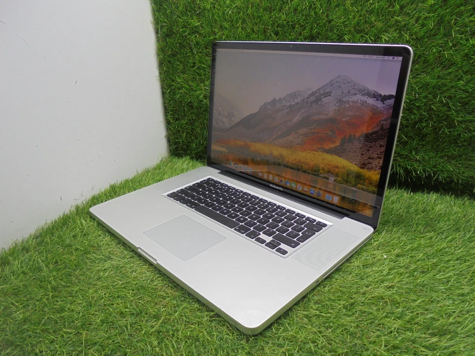 Apple MacBook Pro 17" Late 2011 A1297 Intel Core i7 HIGH SIERRA 250GB SSD 4GB L4 - Image 4 of 4