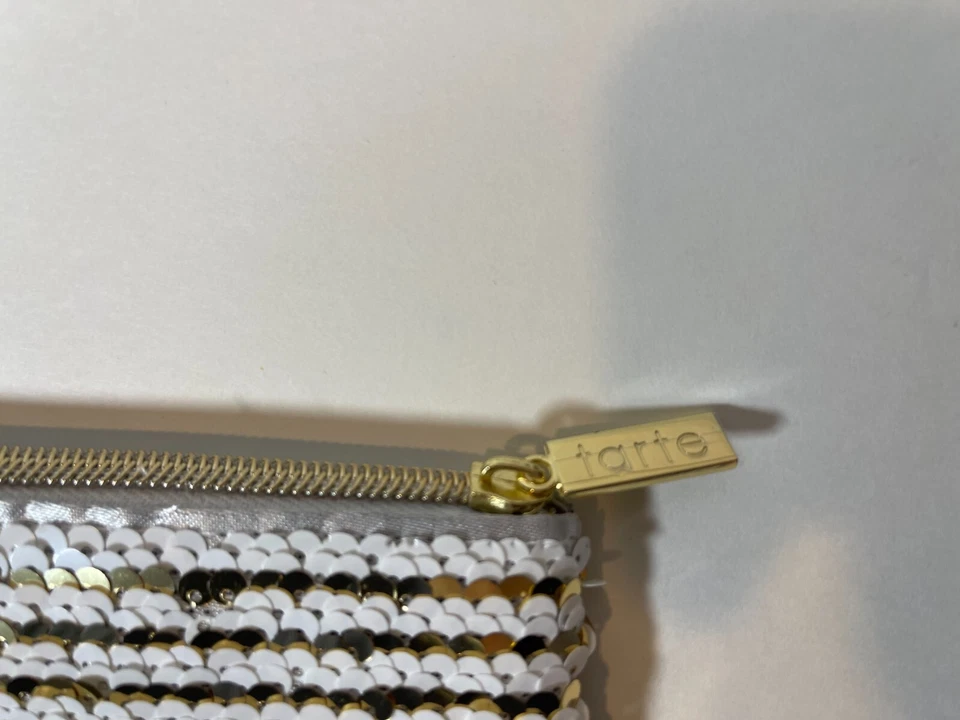 Bolso de Cosméticos Maquillaje Lentejuelas Metálicas Sirena Rayas Doradas y Blancas Tarte Nuevo Foto 3 de 4