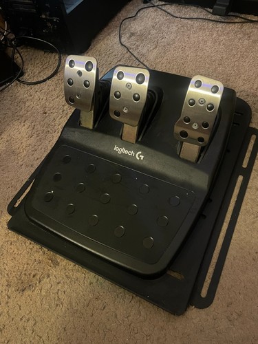 Logitech g29 ps Wheel pedals shifter and race stand - Picture 7 of 8
