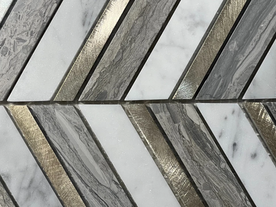 S11 White/Grey/Gold Marble Stone Mosaic Tile Kitchen Bathroom Polished, 7 sheets - Image 2 of 4