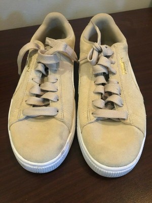 tan athletic shoes