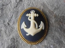 ANCHOR CAMEO GOLD TONE BROOCH / PIN - NAVAL, TROPICAL -VACATION - CRUISE - NAVY