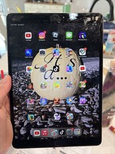 Apple iPad Air 3rd Generation 64GB, Wi-Fi, 10.5in - Space Gray Screen Cracked