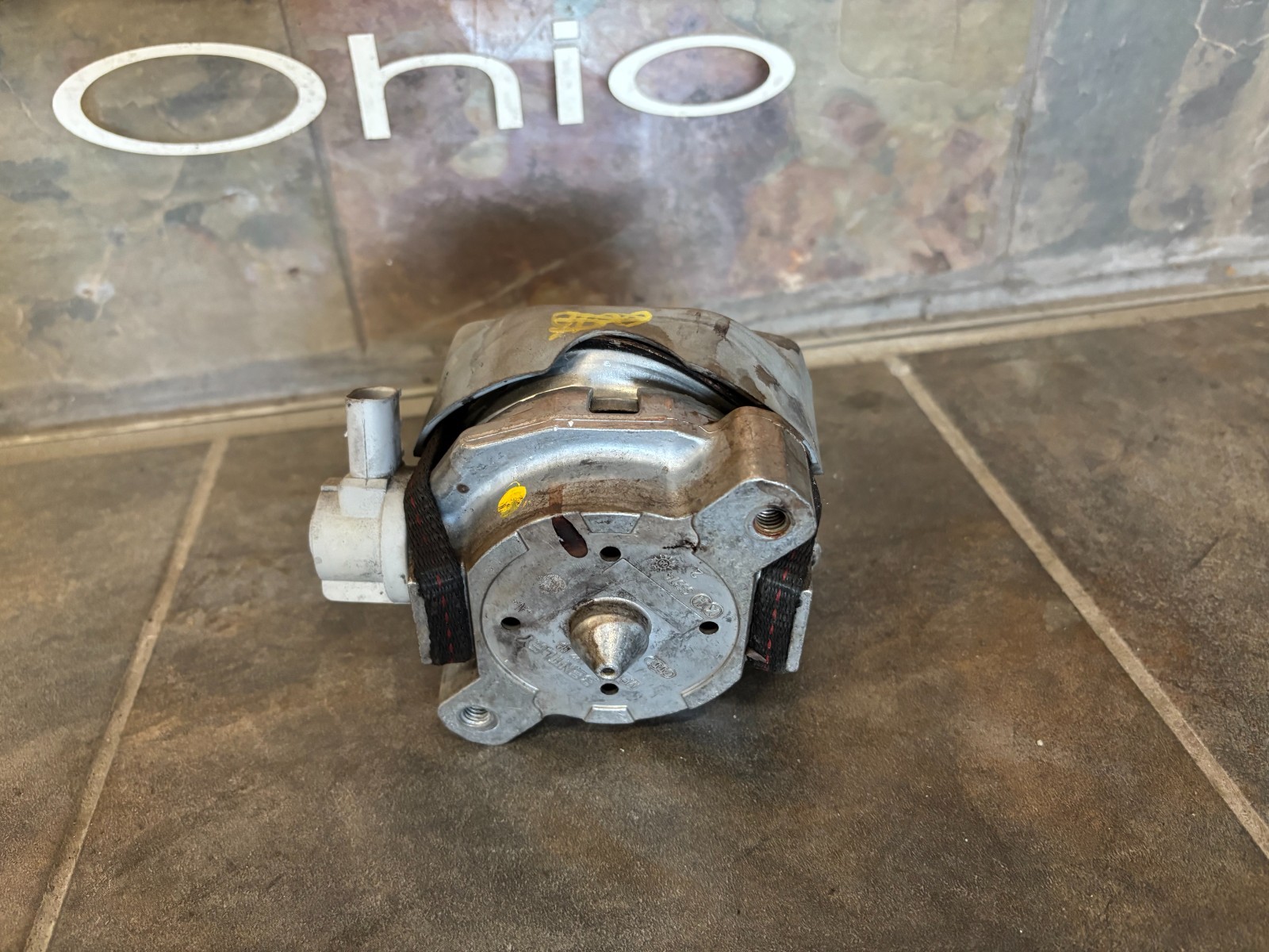 420 199 381 engine mount audi r8