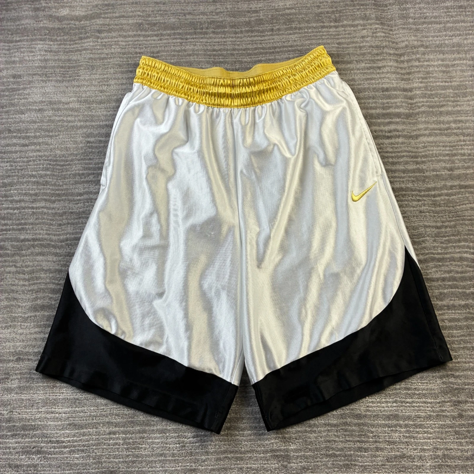 Nike Shorts Mens Large White Gold Shiny Dazzle Basketball Baggy