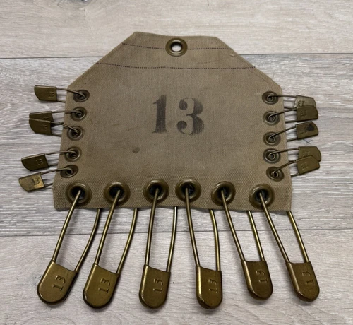 WWI WW2 US HORSE BLANKET BRASS SAFETY PIN RACK COMPLETE WITH 16 TAG PINS #13