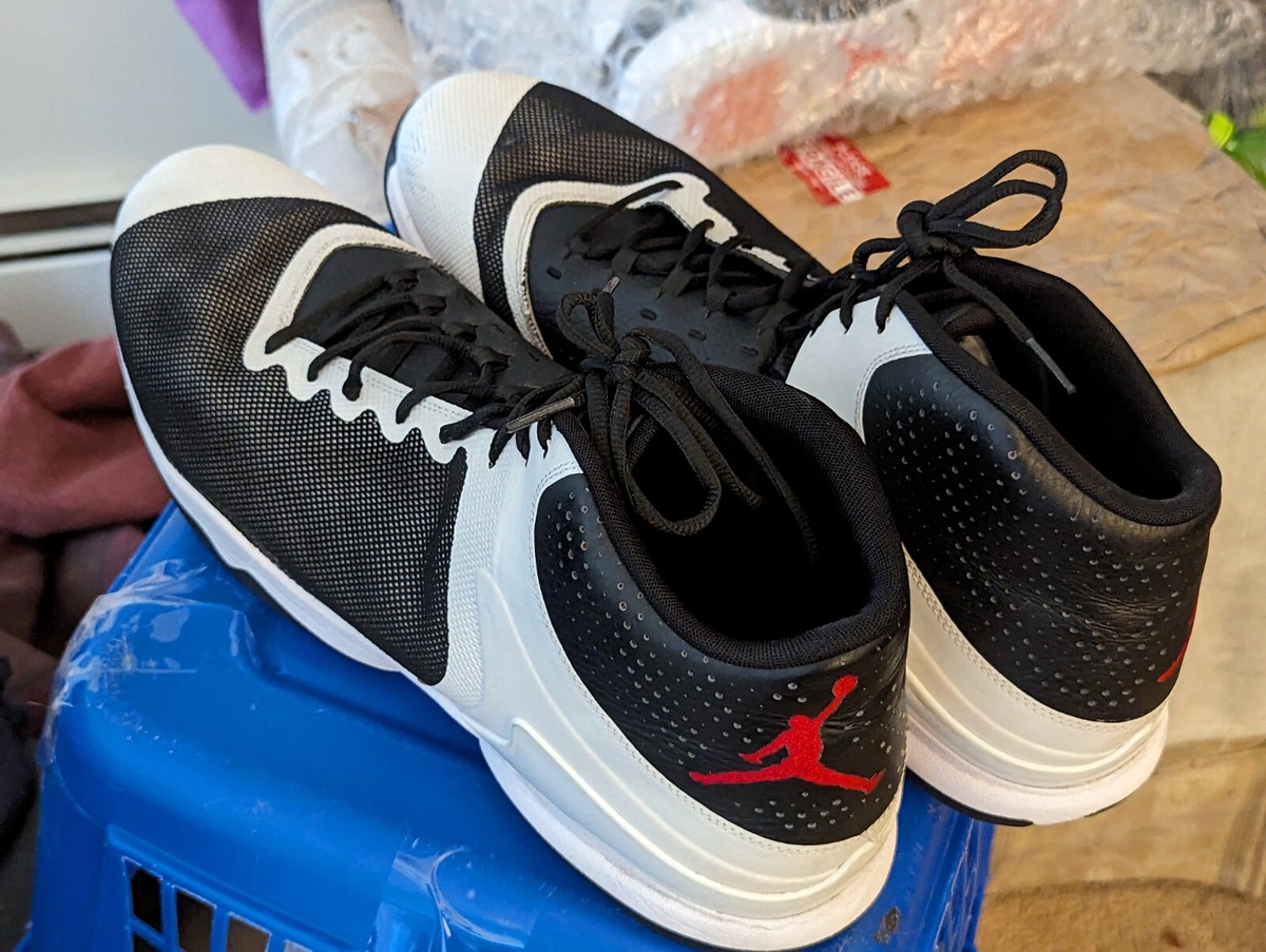 NIKE SIZE 18 MEN'S AIR JORDAN SUPER FLY 4 PO BLK-WHT ATHLETIC