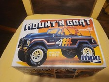 MPC "MOUNT'N GOAT" JEEP COMMANDO RETRO DELUXE MODEL KIT 1/25 SCALE SEALED