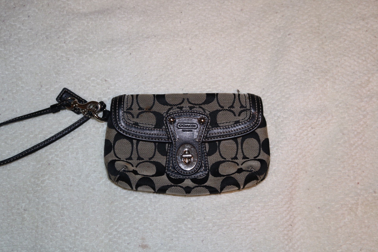 Coach Signature Canvas Wristlet Clutch Turnlock Closure C Monogram