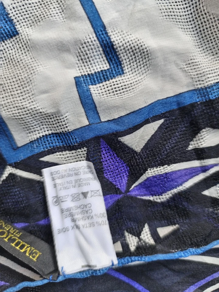 Bufanda rectangular de seda y cachemir Emillio Pucci 68x25 pulgadas hecha en Italia  Foto 4 de 4